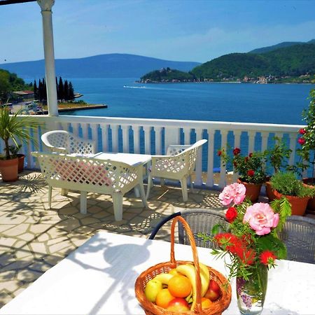 Apartments Okuka Tivat Exterior foto