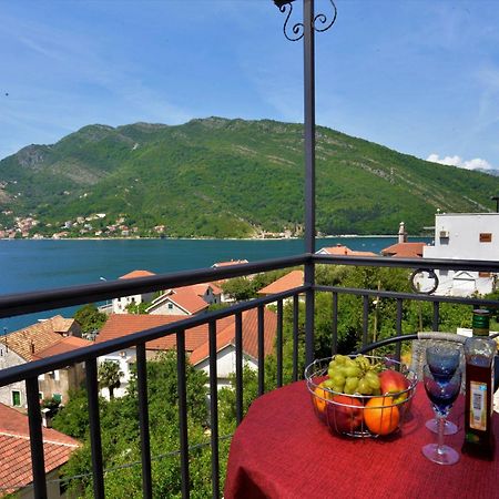 Apartments Okuka Tivat Exterior foto