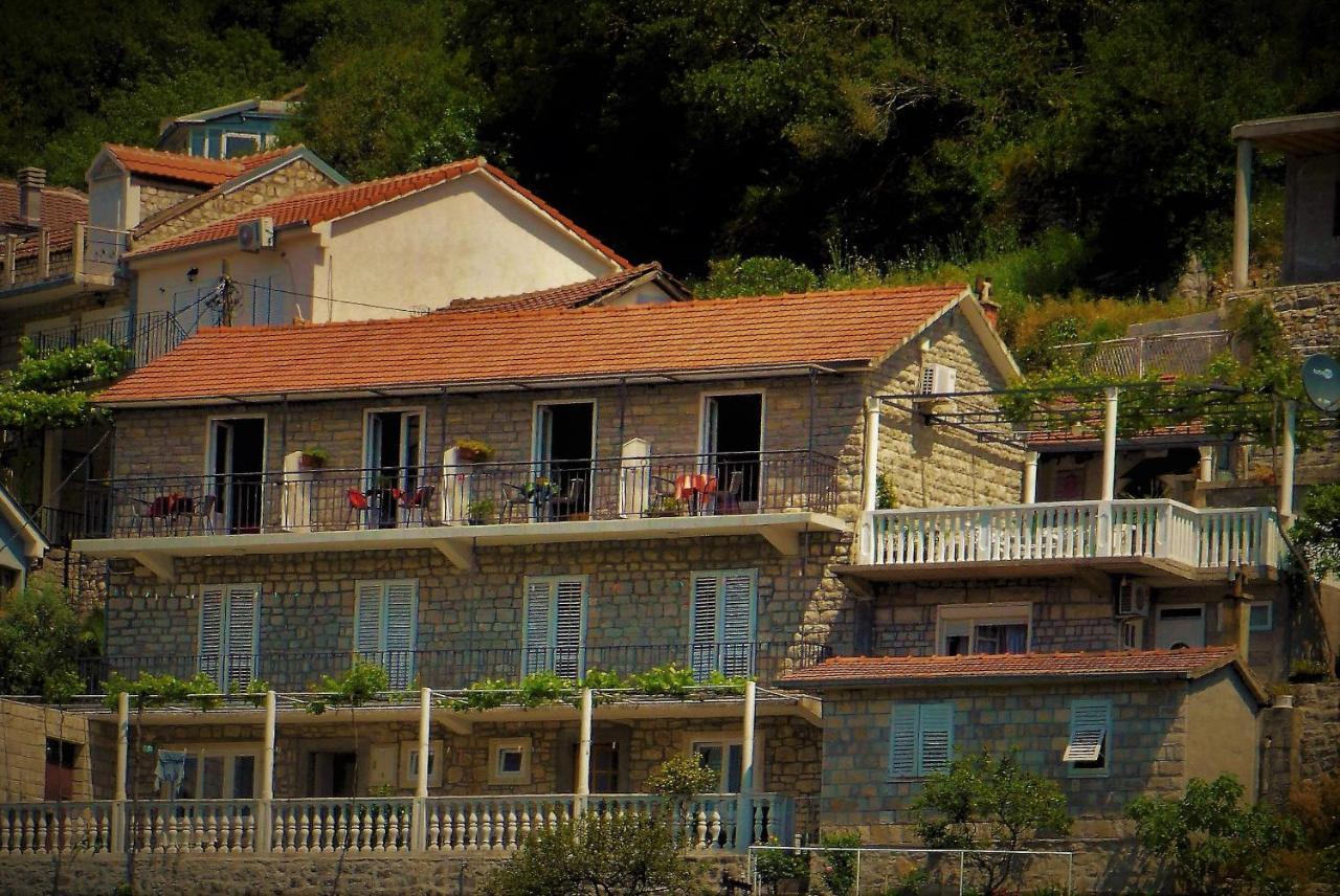Apartments Okuka Tivat Exterior foto