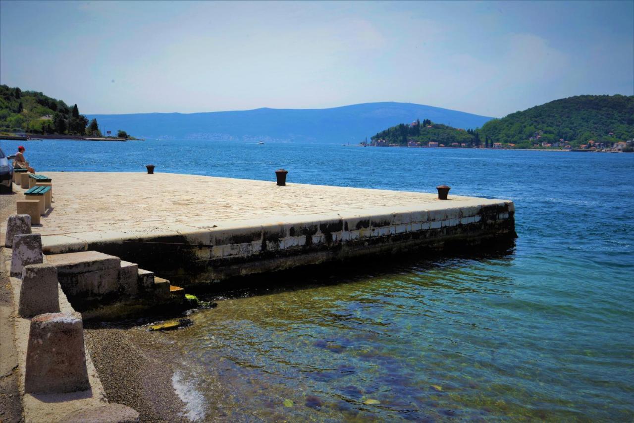 Apartments Okuka Tivat Exterior foto