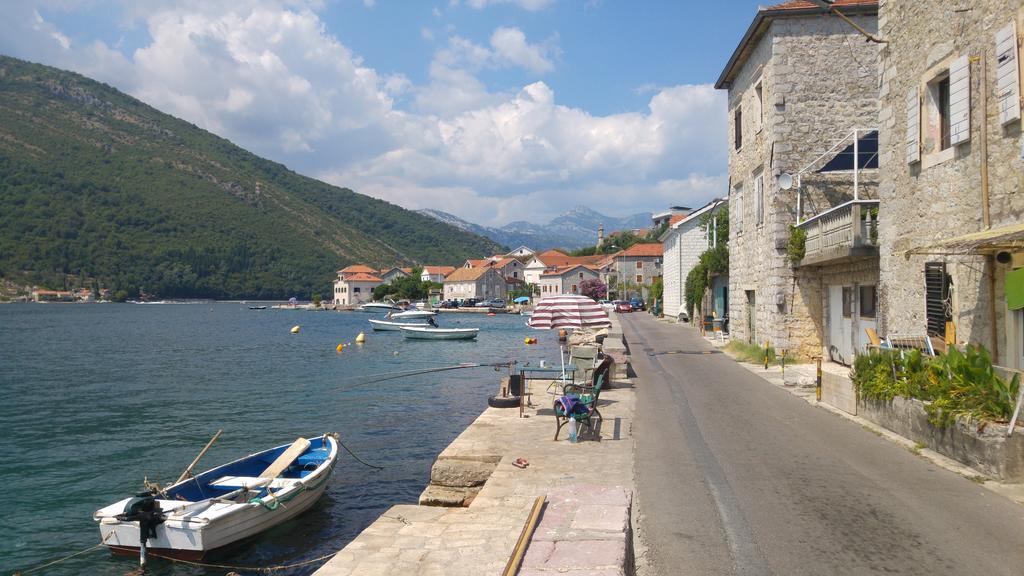 Apartments Okuka Tivat Exterior foto